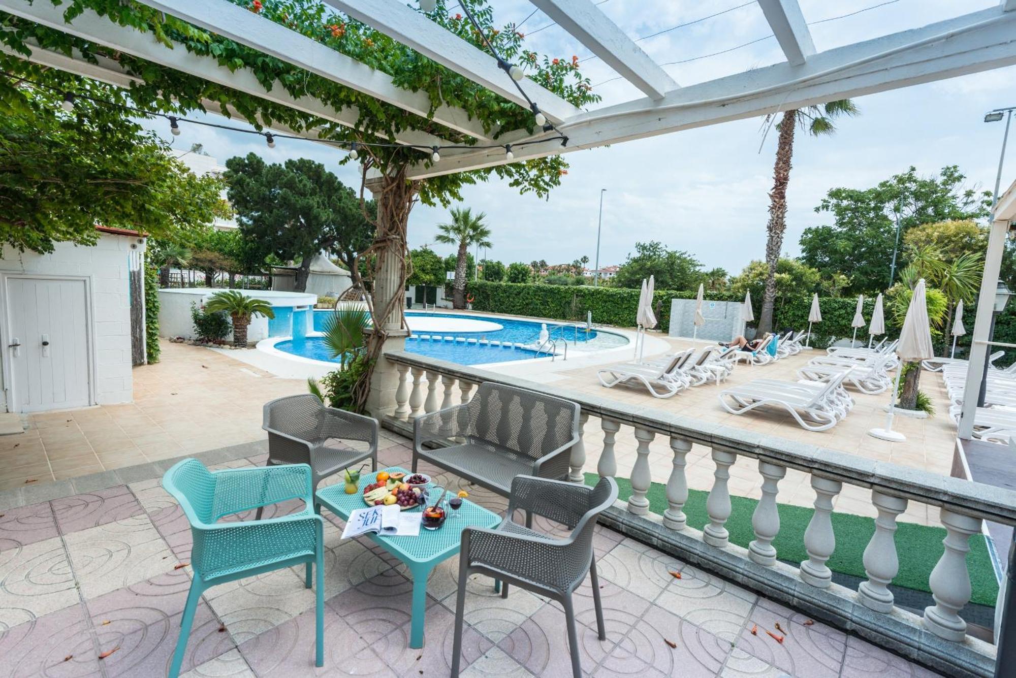 Bamblue Boutique Apartments Pineda de Mar Exterior photo